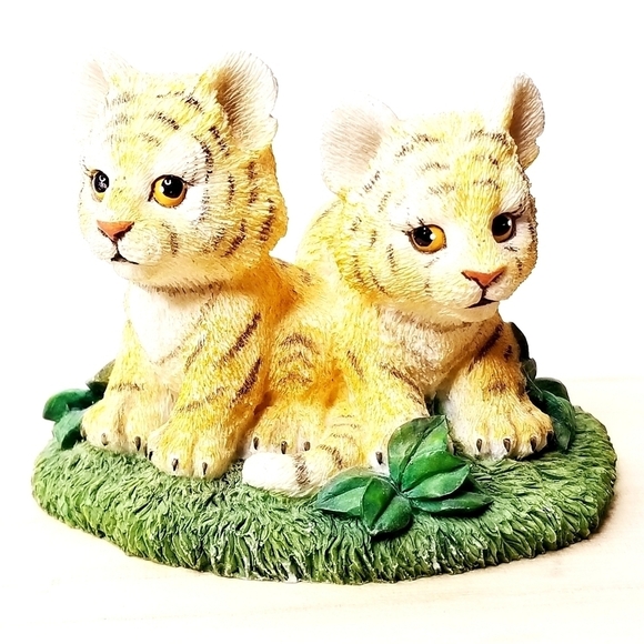 Vintage 1996 Endangered Young 'Uns "Timid Tigers" Figurine Sculpture by Hamilton - Picture 1 of 7